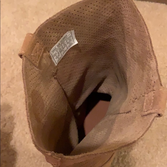 UGG Australia Classic Perforated Leather Boot - Picture 6 of 8